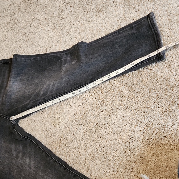 Judy Blue Capri's Size 7/28 - Picture 7 of 10